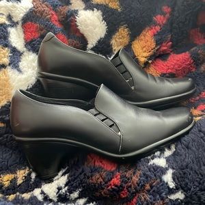 Dansko Kitten heels in black